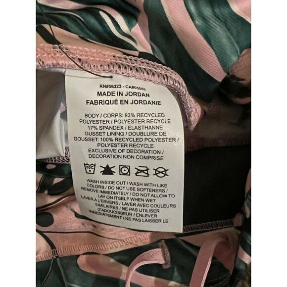 Nike Floral Multicolor Fast Crop Runway Women Leggings Women's Extra Small NWT - Picture 7 of 7